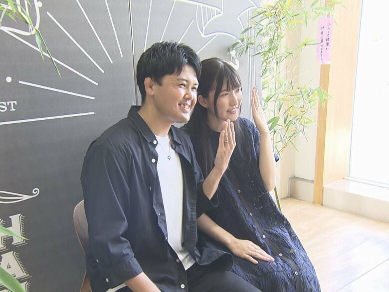 婚姻届が通常の10倍超の所も…『7尽くし』の令和7年7月7日 鳥山明さんゆかりの市はロゴ入り7色ポロシャツで業務｜FNNプライムオンライン