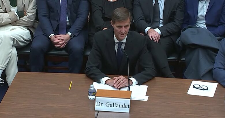 ガローデット氏は謎のメール削除と未公開のUFO画像に言及