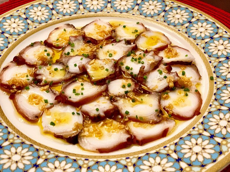 長友の大好物『タコのカルパッチョ』。疲労回復効果が期待できるという