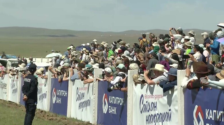「ナーダム」の競馬競技