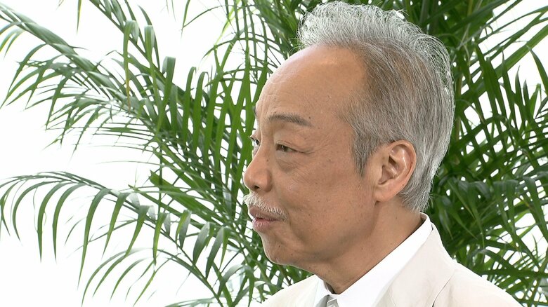 2015年、インタビューに応じる谷村さん