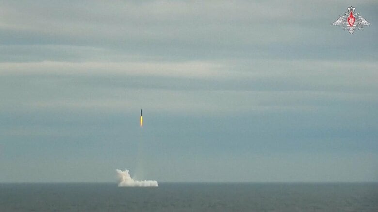 ロシア海軍　潜水艦発射弾道ミサイルの発射