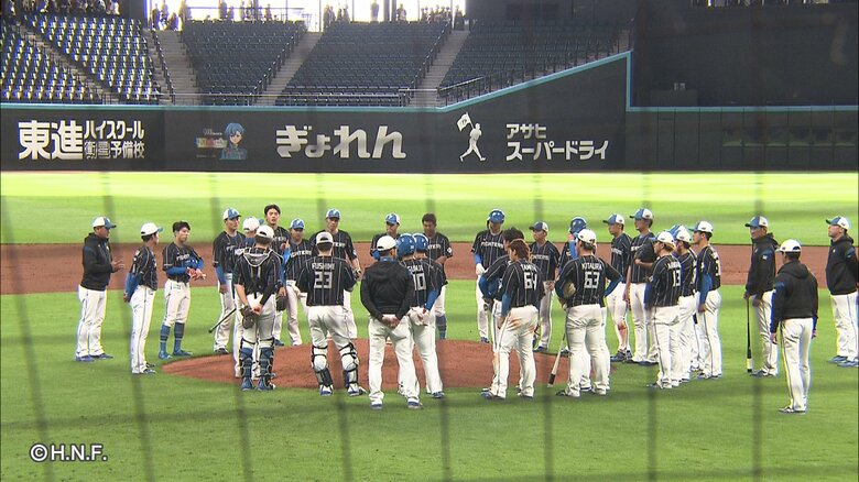 11月5日、秋季キャンプは課題の守備に重点が置かれた