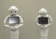 「ロボットの台数が増えると謝罪の効果は高まるのか？」検証が話題…“1台より2台”がいい理由を研究者に聞いた