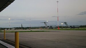 自衛隊機、オーストラリア到着 明日にもトンガへの輸送開始