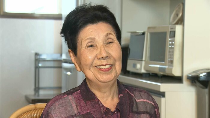 取材に応じる姉・ひで子さん