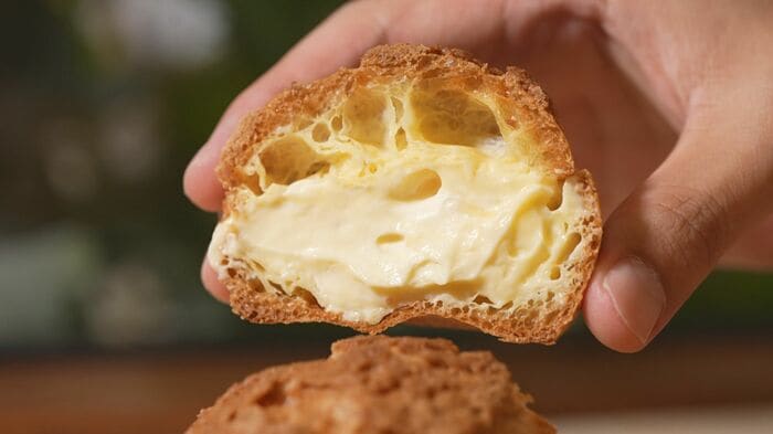「ふらんす菓子屋エミリー」の焼きたてシュークリーム