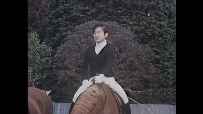 乗馬を楽しまれる天皇陛下 1976年
