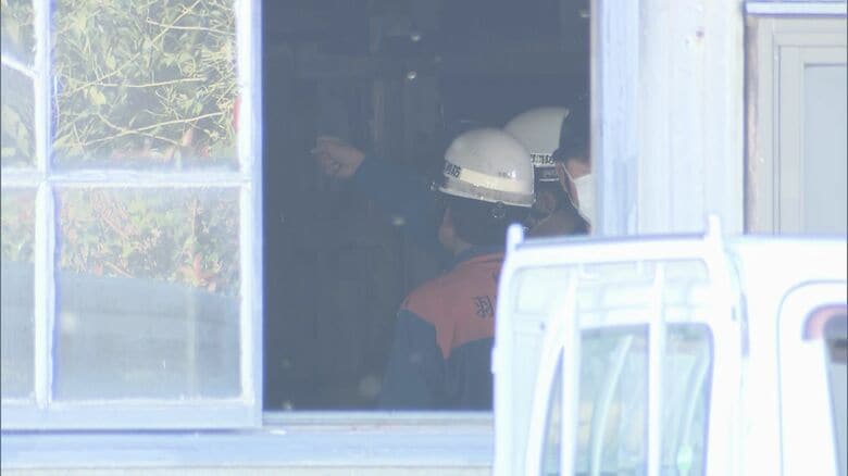 「屋根付近から白い煙」と通報…岐阜県笠松町の平屋建ての建物で火事 1人暮らしをしていた64歳男性が死亡｜FNNプライムオンライン
