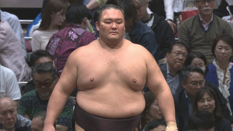 朝乃山、宇良を押し出しで下し2勝1敗 「一日一番」の集中力で白星先行【大相撲夏場所 3日目結果】|FNNプライムオンライン