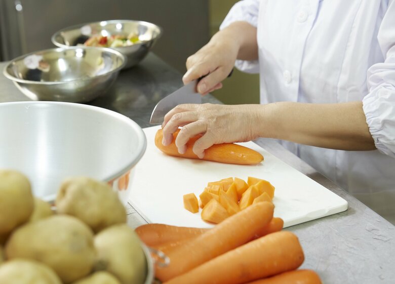 “切りもの祭り”にならないように献立を作成（画像：イメージ）