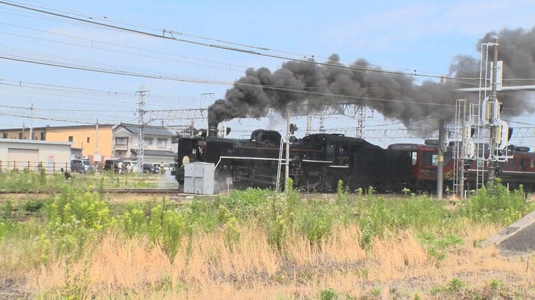 SLばんえつ物語号の汽笛を合図に幕開け