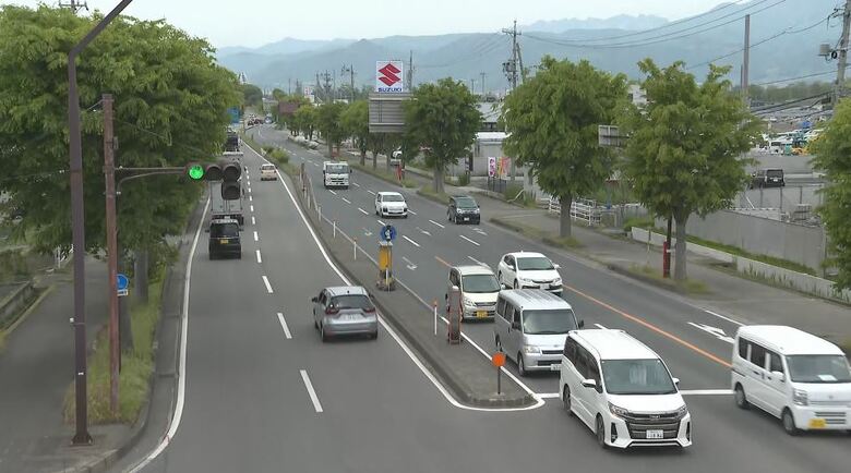 イオンモール南側の県道