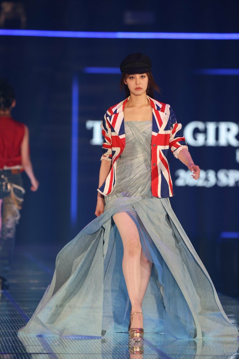 (c)マイナビ TOKYO GIRLS COLLECTION 2023 SPRING/SUMMER