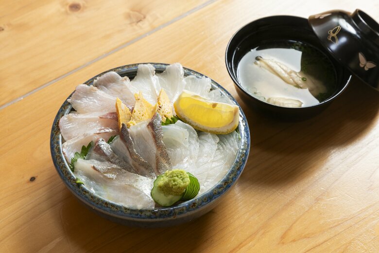 寿し博　二段寿し博丼　3000円（税込）