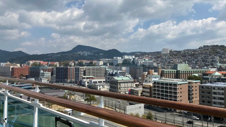 船から見る長崎の景色は素敵だ