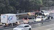 有料道路で車6台が絡む事故…事故車両を避けようと後続車3台が玉突きで2人が首の痛み 最大6kmの渋滞
