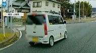 「全くブレーキ踏まず」あわや衝突…恐怖の信号無視　「後ろからピッタリ」猛スピードで追い抜き赤信号の交差点駆け抜ける軽自動車も