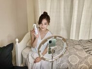 自宅で完結「リモートモデル」　コロナ禍で収入減の女性にも新たな働き方