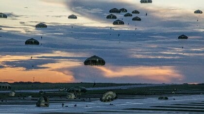 「東京タワーから降下、速度は新幹線」  自衛隊「要の訓練」とは？