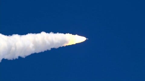 宇宙船「アルテミス2」月を周回　宇宙飛行士4人乗せ　アポロ計画以来約半世紀ぶり　ミッション6日目に月の裏側へ