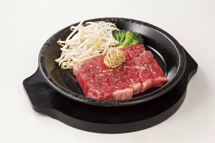 ワイルドジューシーステーキ(200g)は1280円が1390円(税込み)に