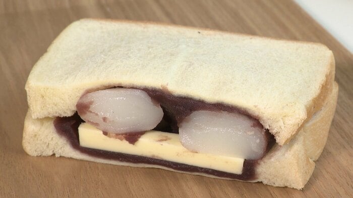 白玉あんバタサンド（420円）
