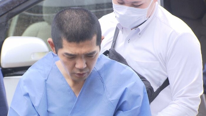 逮捕された今井裕容疑者(32)(13日午前、東京・浅草署)