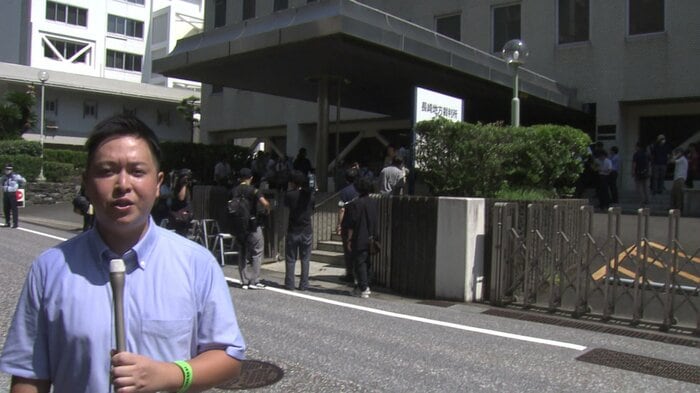 被爆体験者の取材を担当するKTNの松永悠作記者