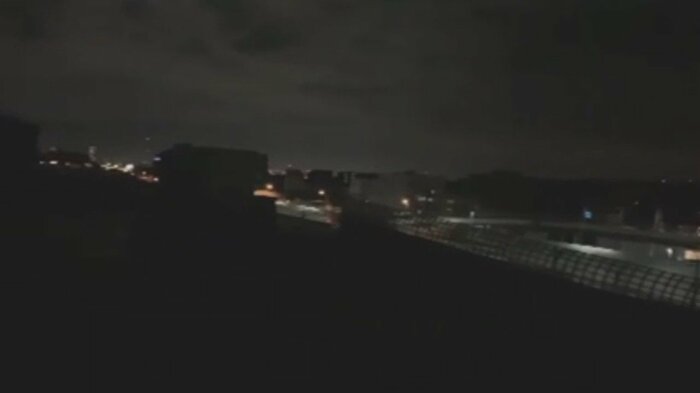 地震により広範囲に渡って停電が発生している