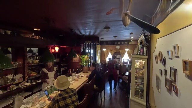 昭和の頃を思わせるゆっくりとした時間が流れる店内