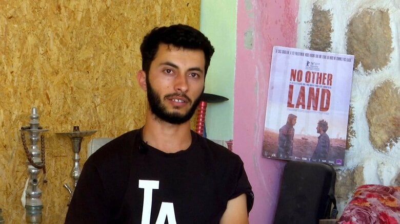 イスラエル軍がアカデミー賞パレスチナ人監督の自宅を家宅捜索　映画「ノー・アザー・ランド 故郷は他にない」のバセル・アドラ氏｜FNNプライムオンライン