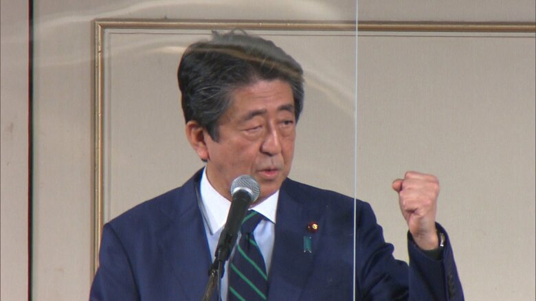 安倍派パーティーでの安倍元首相