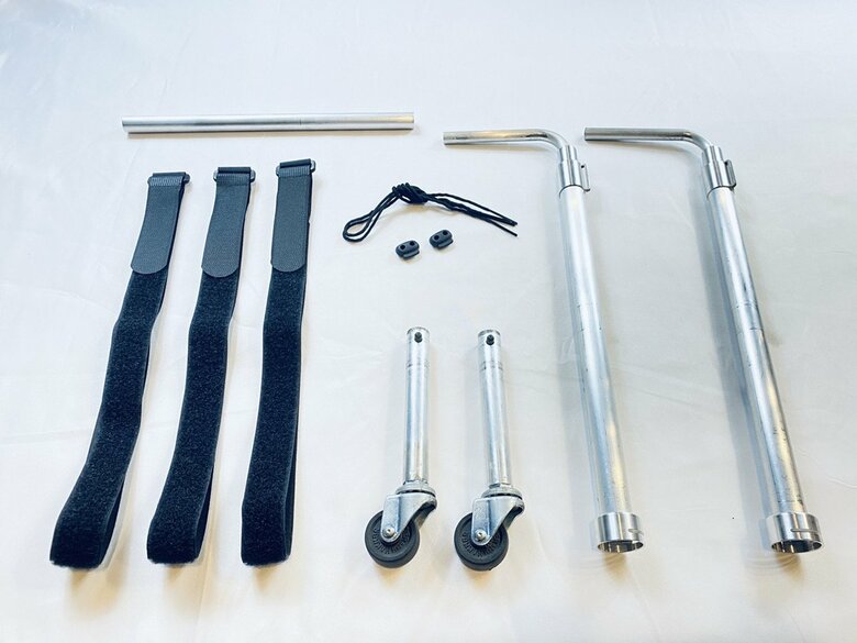 さんぽセルは2本のスティックやタイヤなどでできている