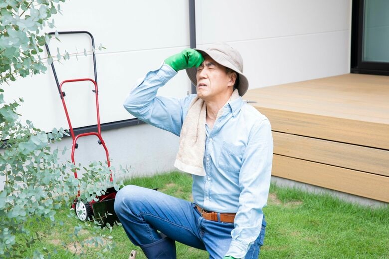 気分が悪くなったり、頭痛や吐き気、体に力が入らないなどは熱中症が進んでいる可能性も