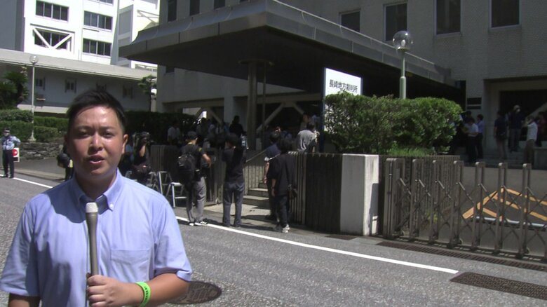 被爆体験者の取材を担当するKTNの松永悠作記者