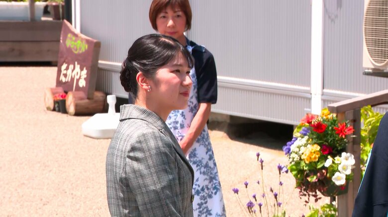 志賀町「道の駅とぎ海街道」で仮設店舗を視察された