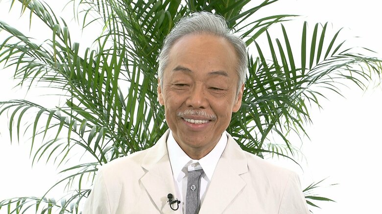 2015年、インタビューに応じる谷村さん