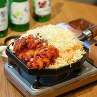 名物エビチュクミチーズフォンデュに限定赤味噌コプトリタンも味わえる…名古屋大須に東海初出店の本場韓国料理
