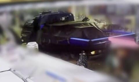 「血まみれになって、ふらついて」トラックが市場内の歩道を約150m暴走　利用客など複数人をはね20人死傷　韓国