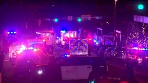 アメリカ南部テキサス州で銃乱射、2人死亡14人負傷　射殺された男は「イラン国旗」のシャツ着用　テロの可能性