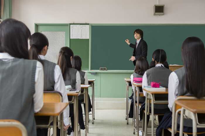 日本の教師を取り巻く環境は…(イメージ)