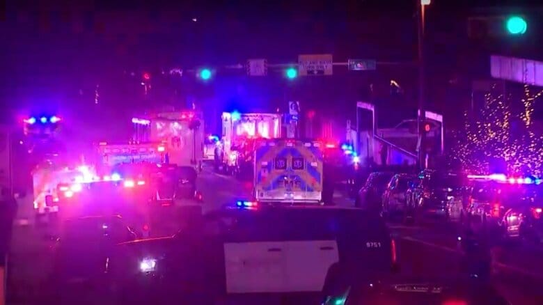 アメリカ南部テキサス州で銃乱射、2人死亡14人負傷　射殺された男は「イラン国旗」のシャツ着用　テロの可能性｜FNNプライムオンライン