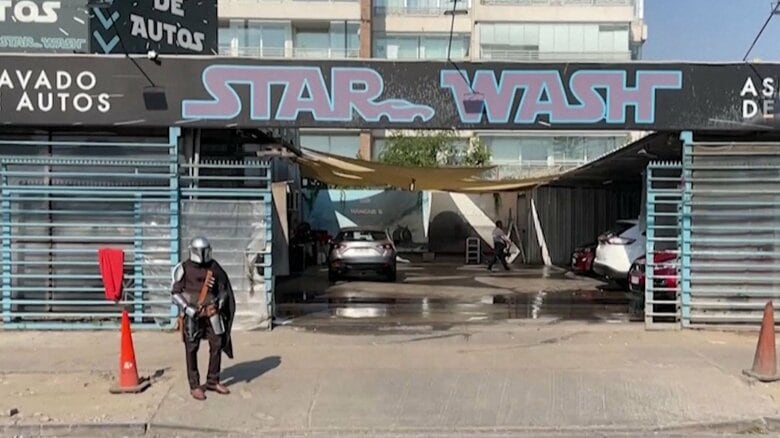 本家「スター・ウォーズ」製作会社がチリの洗車場「STAR WASH」に激怒！　従業員コスプレ「フォースと共に」｜FNNプライムオンライン