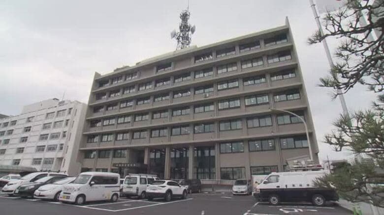 岡山県警の22歳警察官の男が不同意性交等容疑で逮捕　島根県東部の20代女性を押し倒し暴行か｜FNNプライムオンライン
