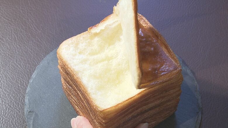 はがして食べる新スタイル…台湾発祥の『ミルフィーユ食パン』デニッシュ生地などを20層以上重ねて焼き上げ｜FNNプライムオンライン