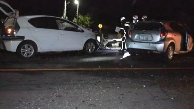 夕方の国道で車3台が絡む事故…乗用車の高齢男性が死亡、ワンボックス車の男女2人が搬送＜北海道室蘭市＞｜FNNプライムオンライン