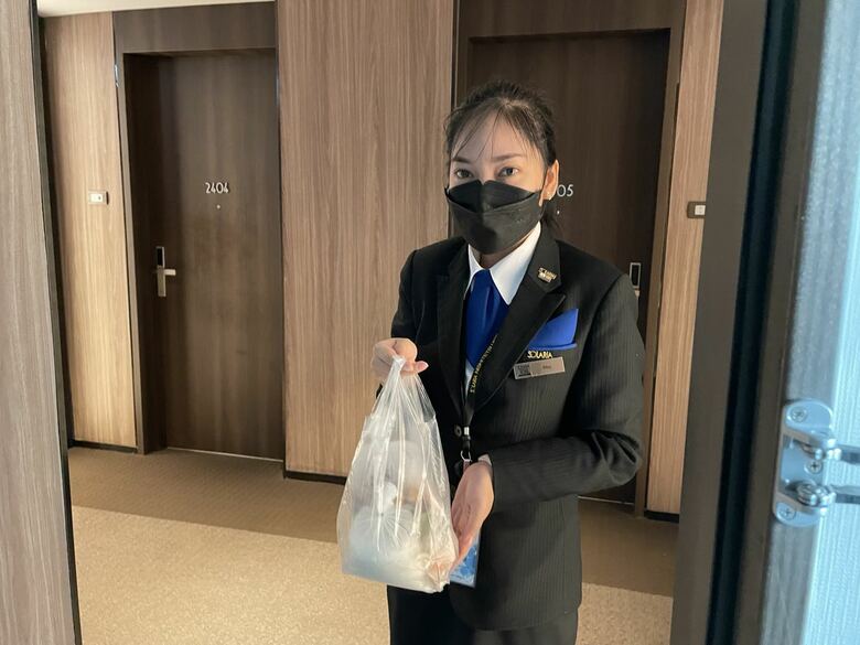 食事はホテルの方が直接渡してくれた