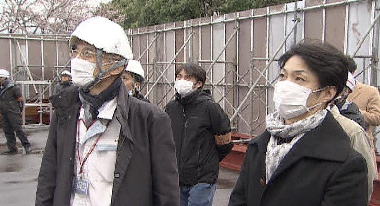 トヨタ・小島さんと演出統括を務めた野村萬斎さん(2020年3月)