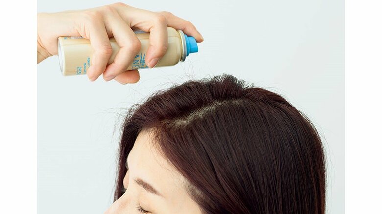 出かける際のパサパサ髪予防には、髪に使えるUV機能付きのアイテムが有効！